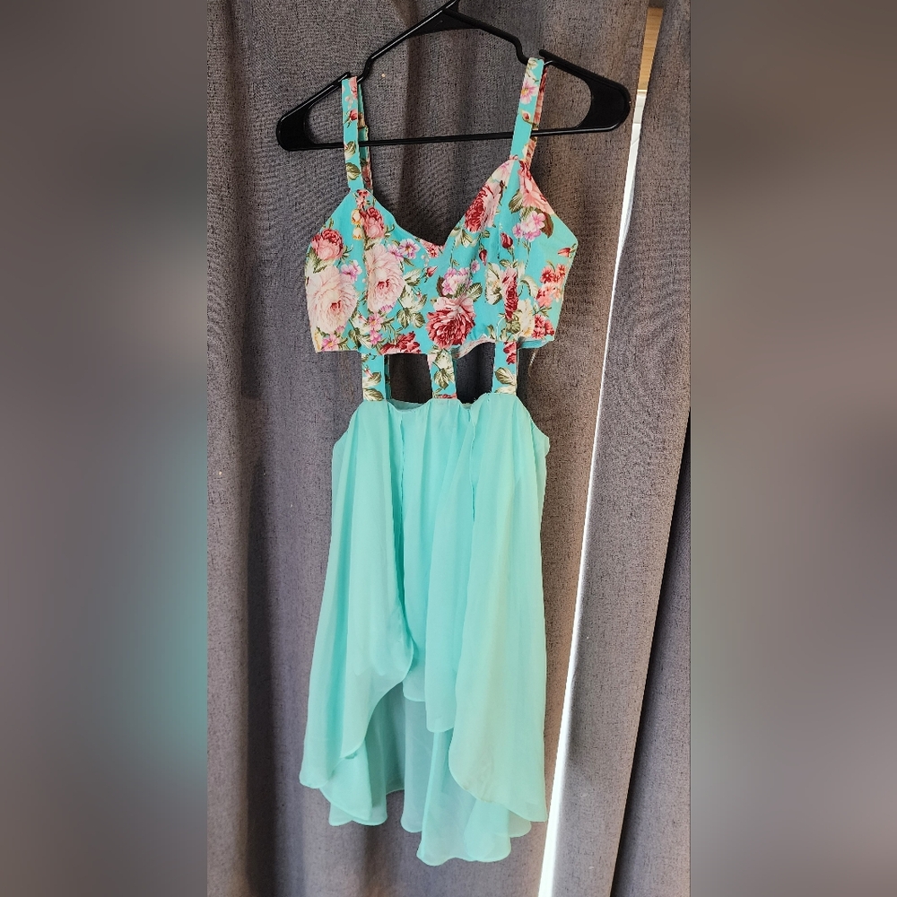 Do & Be Dress Size Large, Turquoise Floral Turquoise Floral, Cut‑out waist